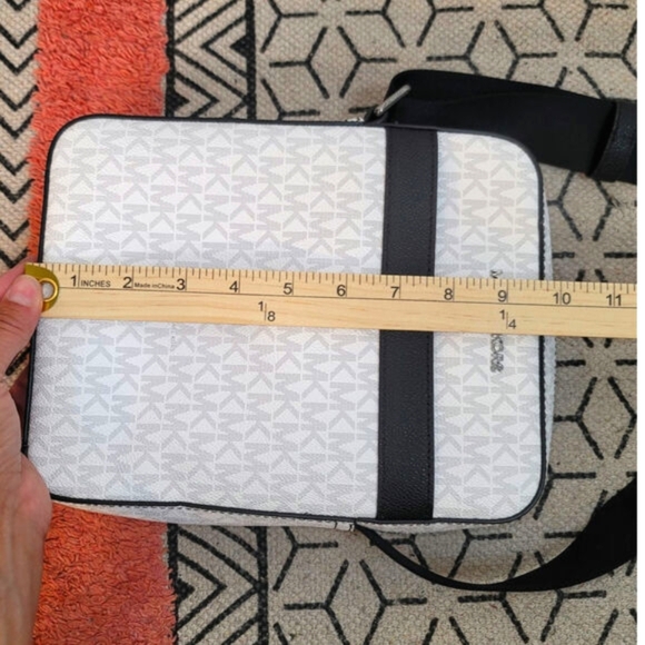 Michael Kors White and Black Crossbody Bag - Picture 14 of 16